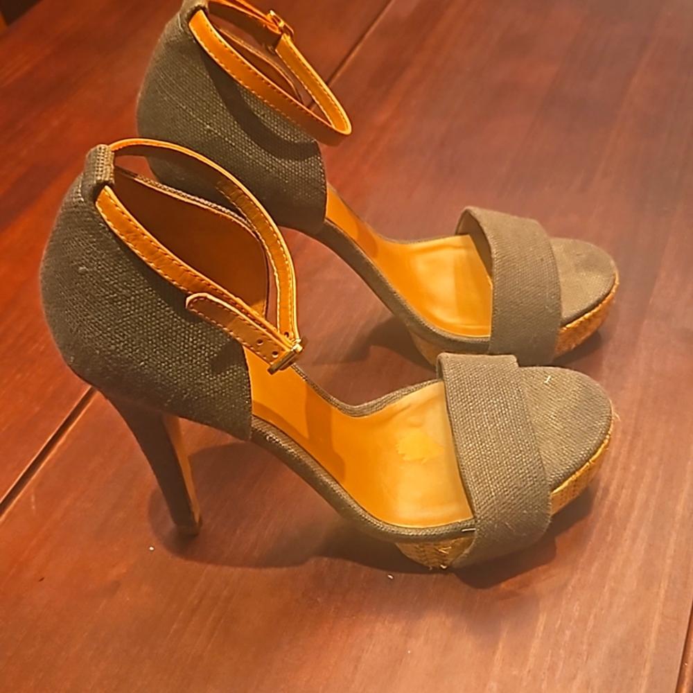 Tory Burch Platform Heels 8